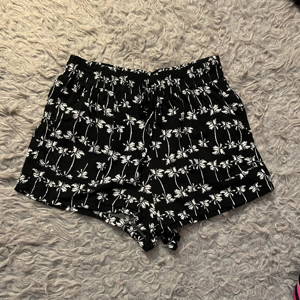 Palm Tree Black and White Shorts